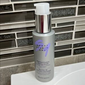 Monat Studio One Thermal Protectant - Silver